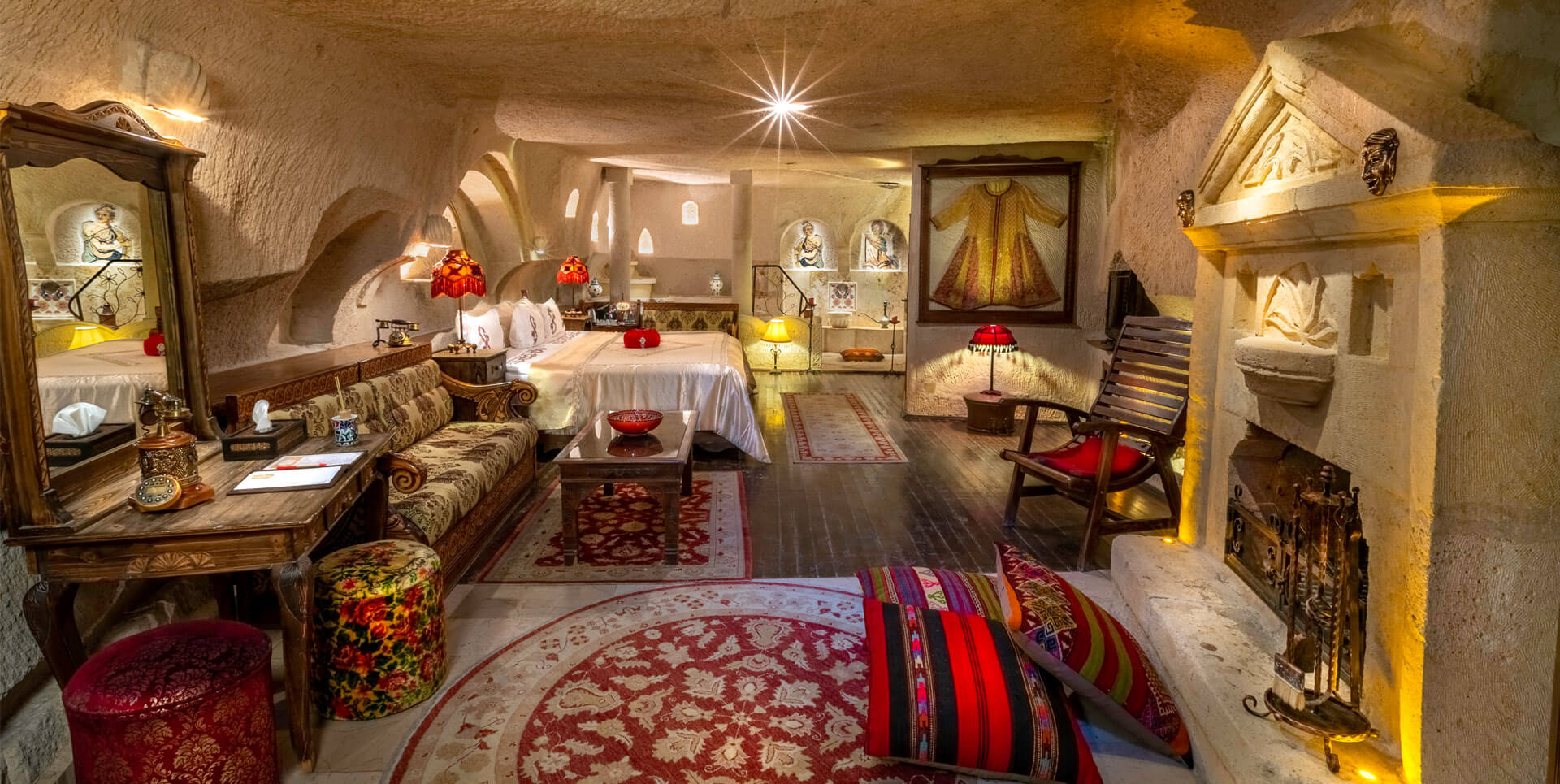 Roman King Suite